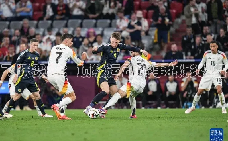 非凡娱乐app哇咔哇咔文化飞跃赛场：顶级运动赛事摄影装备